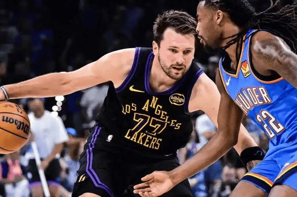 湖人惨败送走双核 常规赛希望破灭