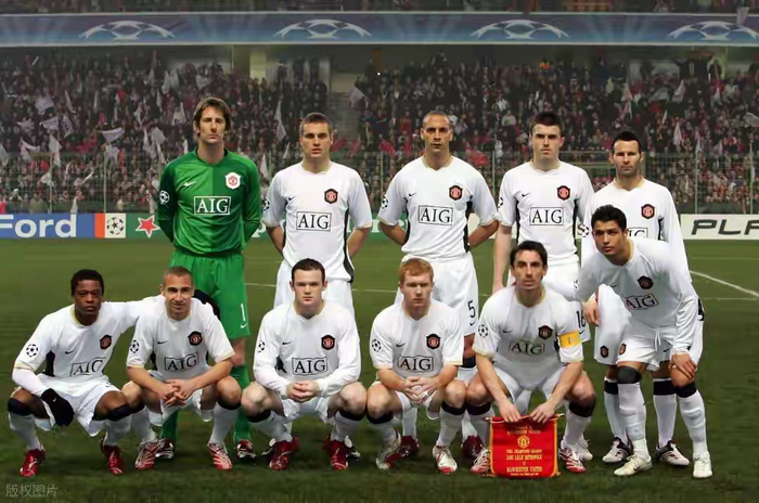 梅西C罗双骄时代终结：俱乐部与国家队的巅峰对