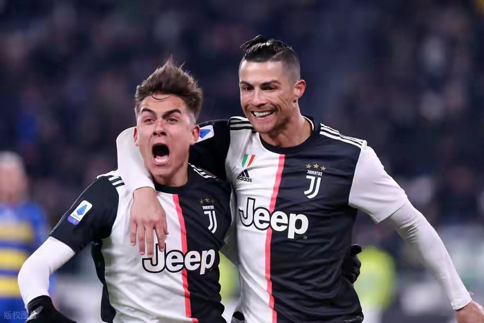 梅西C罗双骄时代终结：俱乐部与国家队的巅峰对