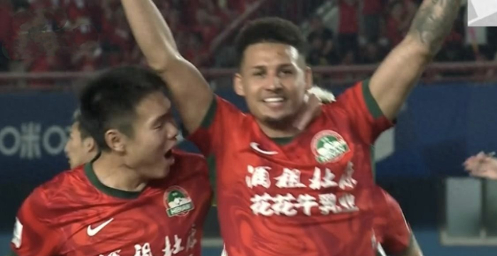 河南4-0大胜辽宁铁人 终结六轮不胜纪录